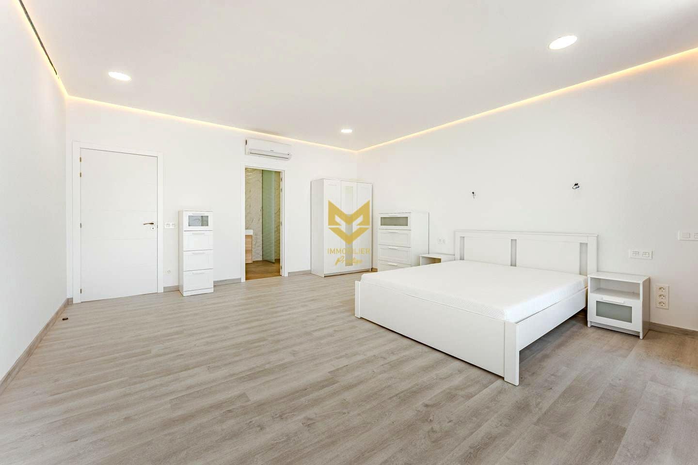 4 soverom Villa til salgs i Costa Adeje med svømmebasseng garasje - € 1 850 000 (Ref: 9254341)