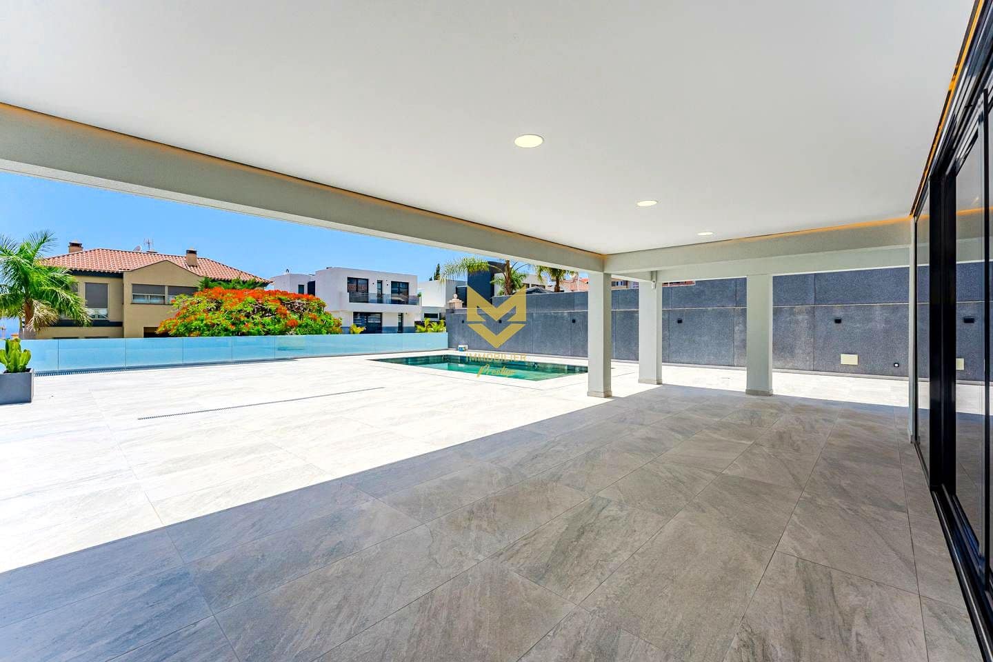 4 soverom Villa til salgs i Costa Adeje med svømmebasseng garasje - € 1 850 000 (Ref: 9254341)