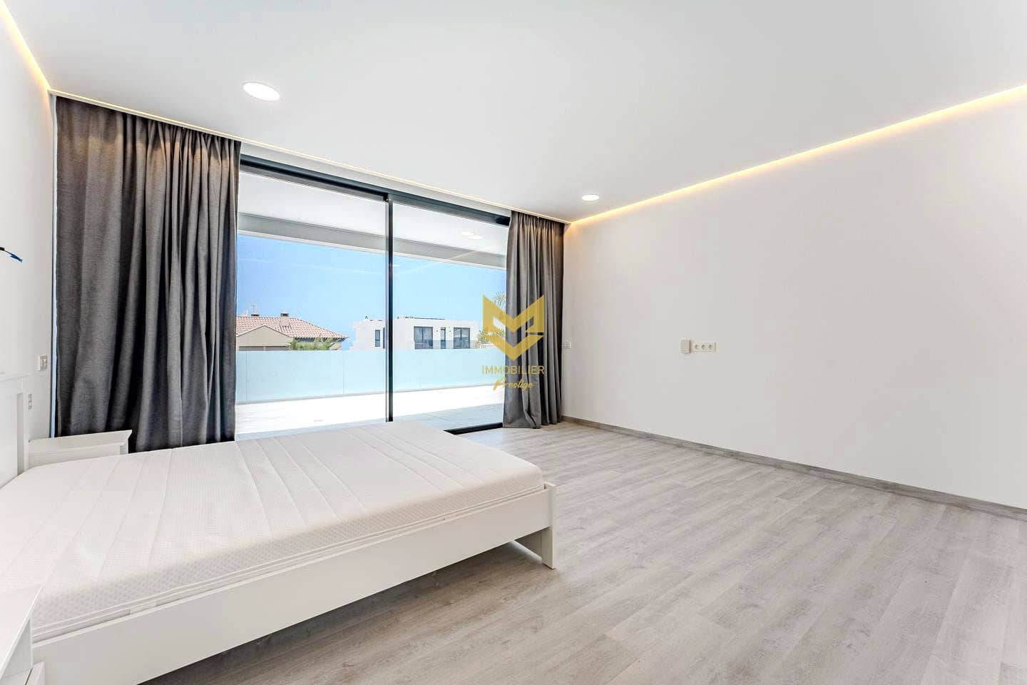 4 soverom Villa til salgs i Costa Adeje med svømmebasseng garasje - € 1 850 000 (Ref: 9254341)