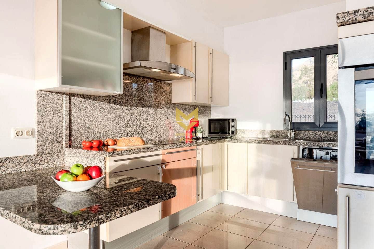 3 sypialnia Willa na sprzedaż w Costa Adeje - 945 000 € (Ref: 9311991)