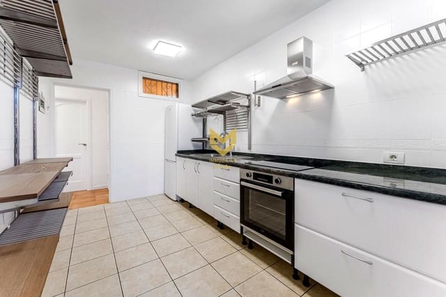 3 slaapkamer Flat te koop in Los Cristianos, Arona met zwembad - € 469.000 (Ref: 9325386)