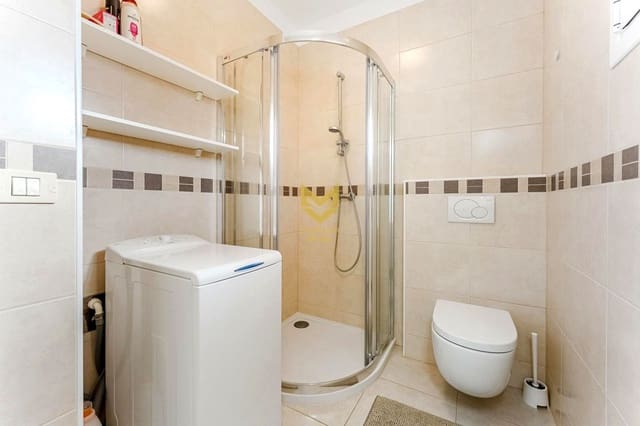 1 quarto Apartamento para venda em Los Cristianos, Arona com piscina - 305 000 € (Ref: 9329709)