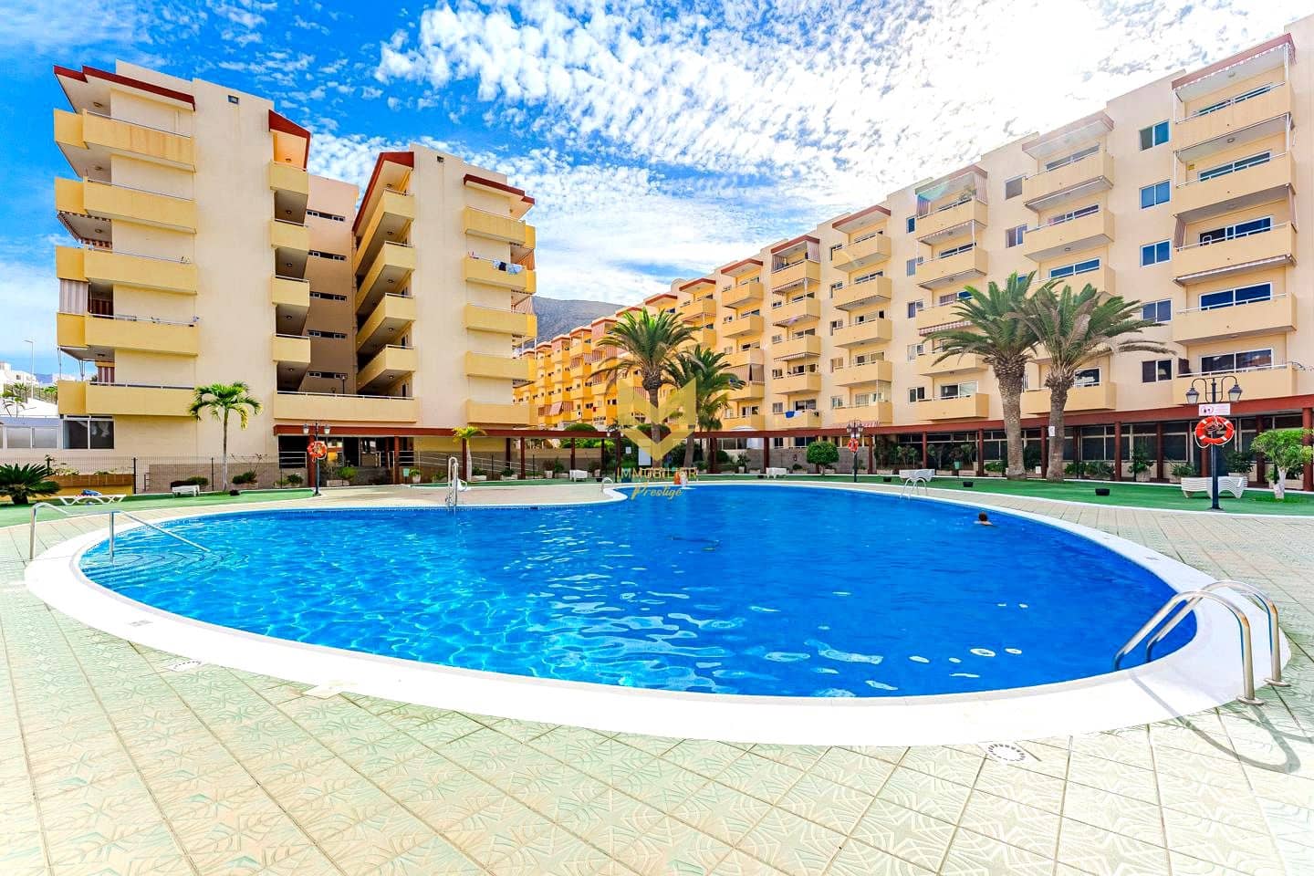 1 chambre Appartement à vendre à Los Cristianos avec piscine - 305 000 € (Ref: 9329709)