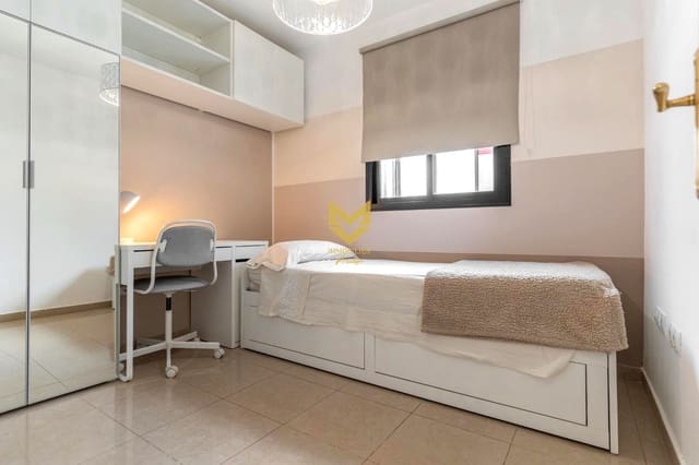 2 bedroom Flat for sale in Casco Urbano, Adeje with garage - € 277,500 (Ref: 9475045)