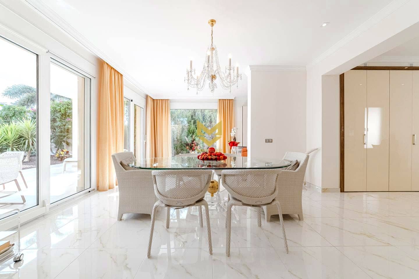 4 Zimmer Villa zu verkaufen in Adeje mit Pool Garage - 3.900.000 € (Ref: 9475885)