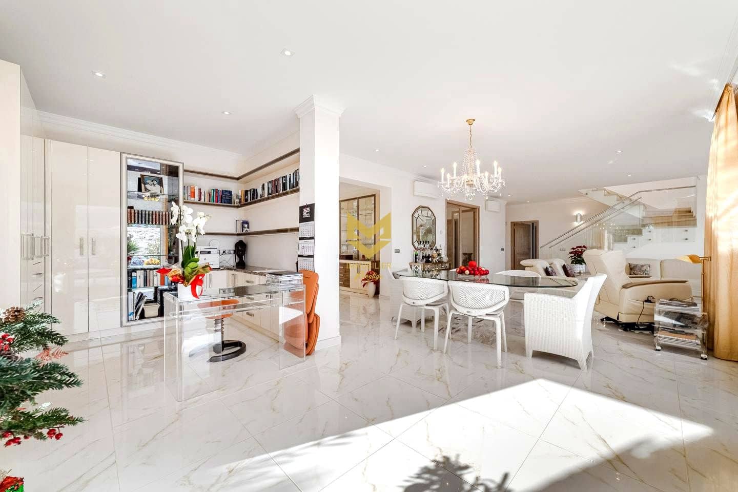 4 Zimmer Villa zu verkaufen in Adeje mit Pool Garage - 3.900.000 € (Ref: 9475885)