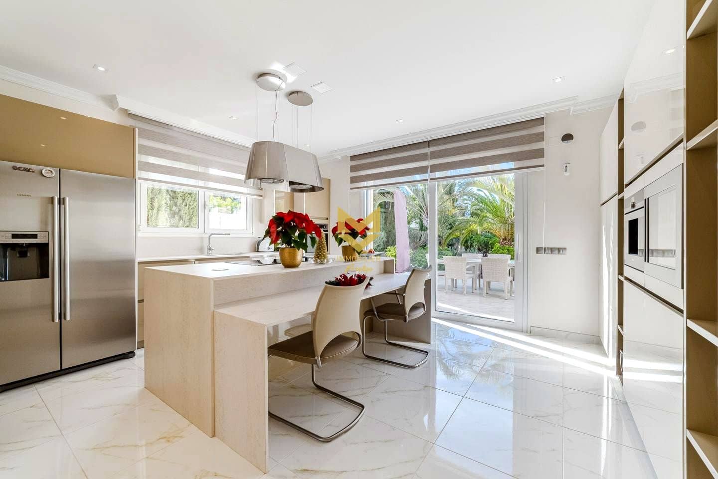 4 Zimmer Villa zu verkaufen in Adeje mit Pool Garage - 3.900.000 € (Ref: 9475885)