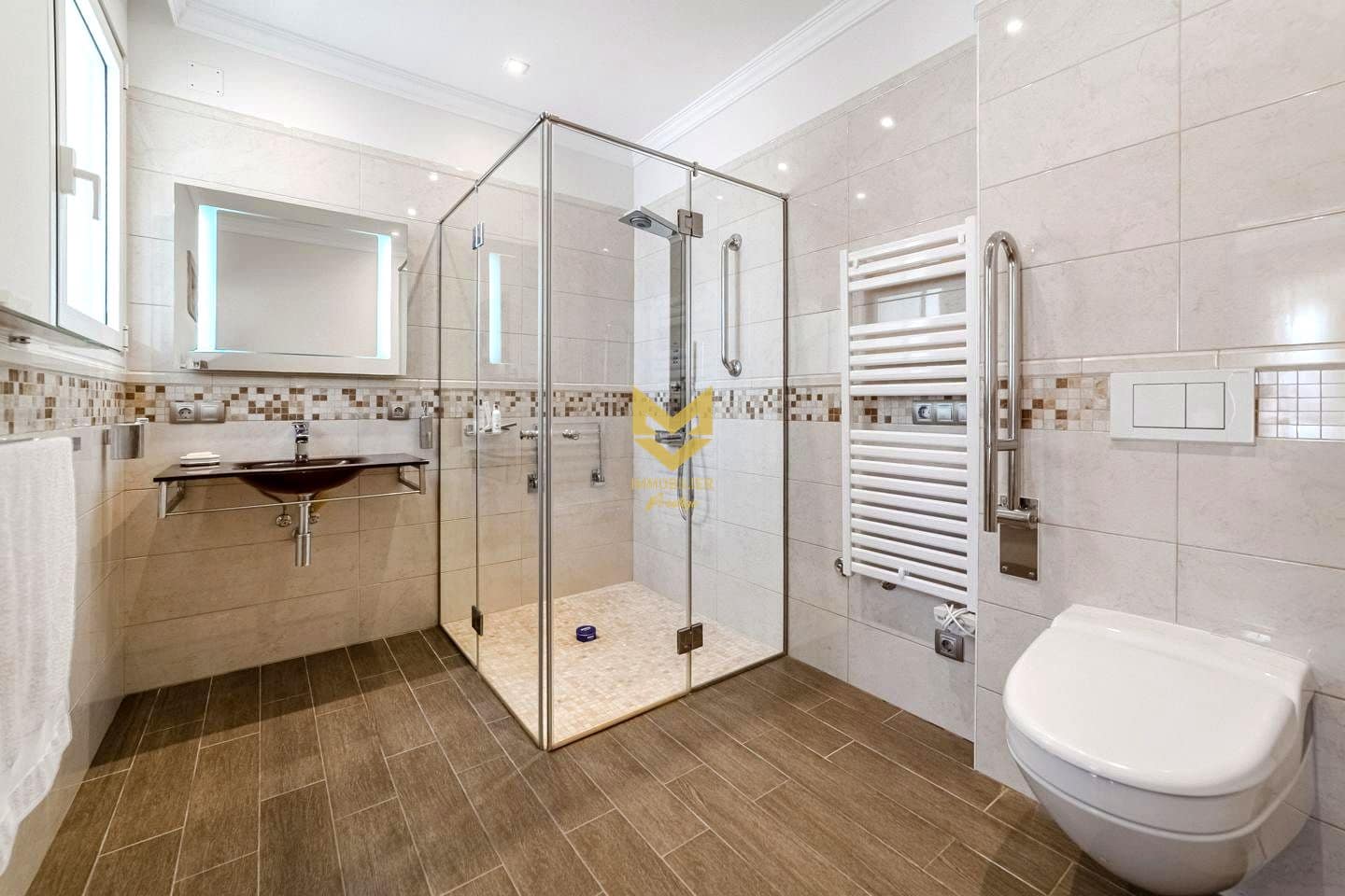 4 Zimmer Villa zu verkaufen in Adeje mit Pool Garage - 3.900.000 € (Ref: 9475885)