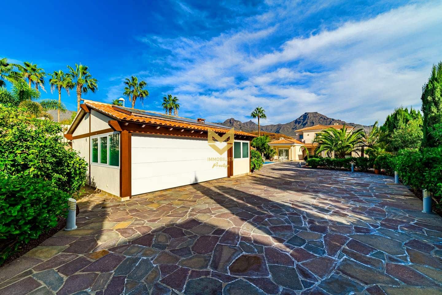 4 Zimmer Villa zu verkaufen in Adeje mit Pool Garage - 3.900.000 € (Ref: 9475885)