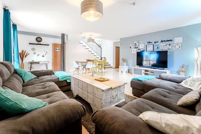 3 quarto Moradia para venda em Roque del Conde, Adeje com piscina garagem - 625 000 € (Ref: 9475929)