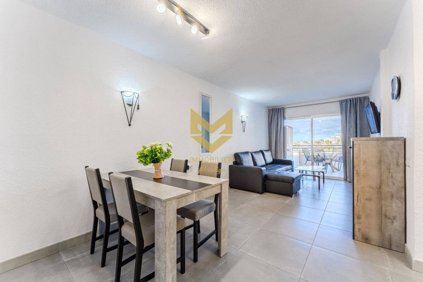 1 makuuhuone Asunto myytävänä paikassa Costa Adeje mukana uima-altaan 
autotalli - 325 000 € (Ref: 9485044)