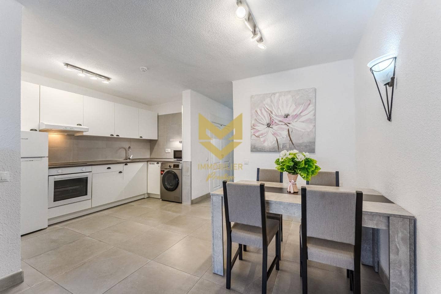 1 makuuhuone Asunto myytävänä paikassa Costa Adeje mukana uima-altaan 
autotalli - 325 000 € (Ref: 9485044)