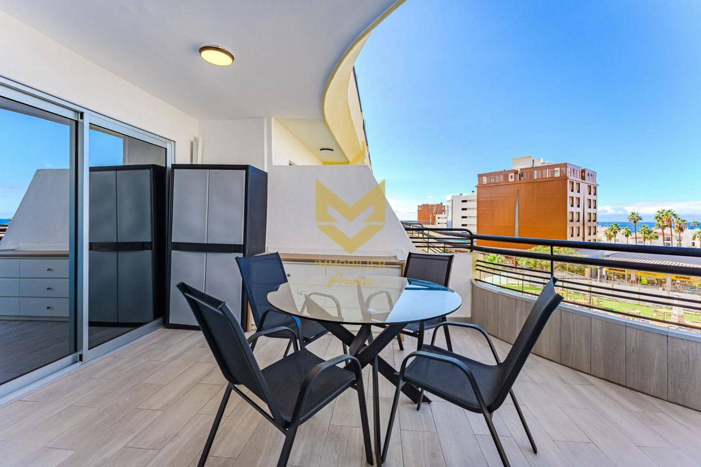 1 makuuhuone Asunto myytävänä paikassa Costa Adeje mukana uima-altaan 
autotalli - 325 000 € (Ref: 9485044)