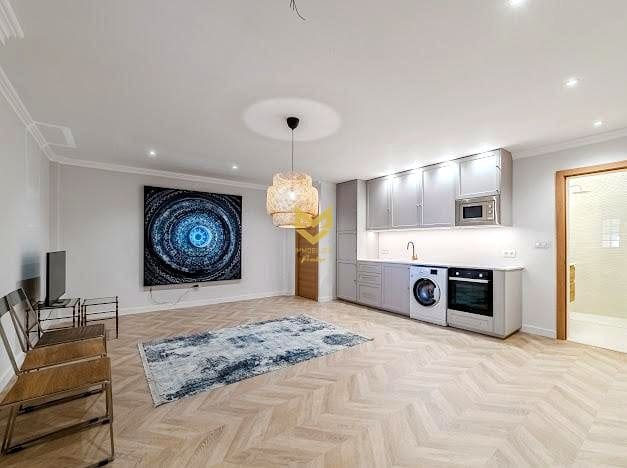 4 bedroom Villa for sale in Costa Adeje with pool garage - € 2,600,000 (Ref: 9487955)