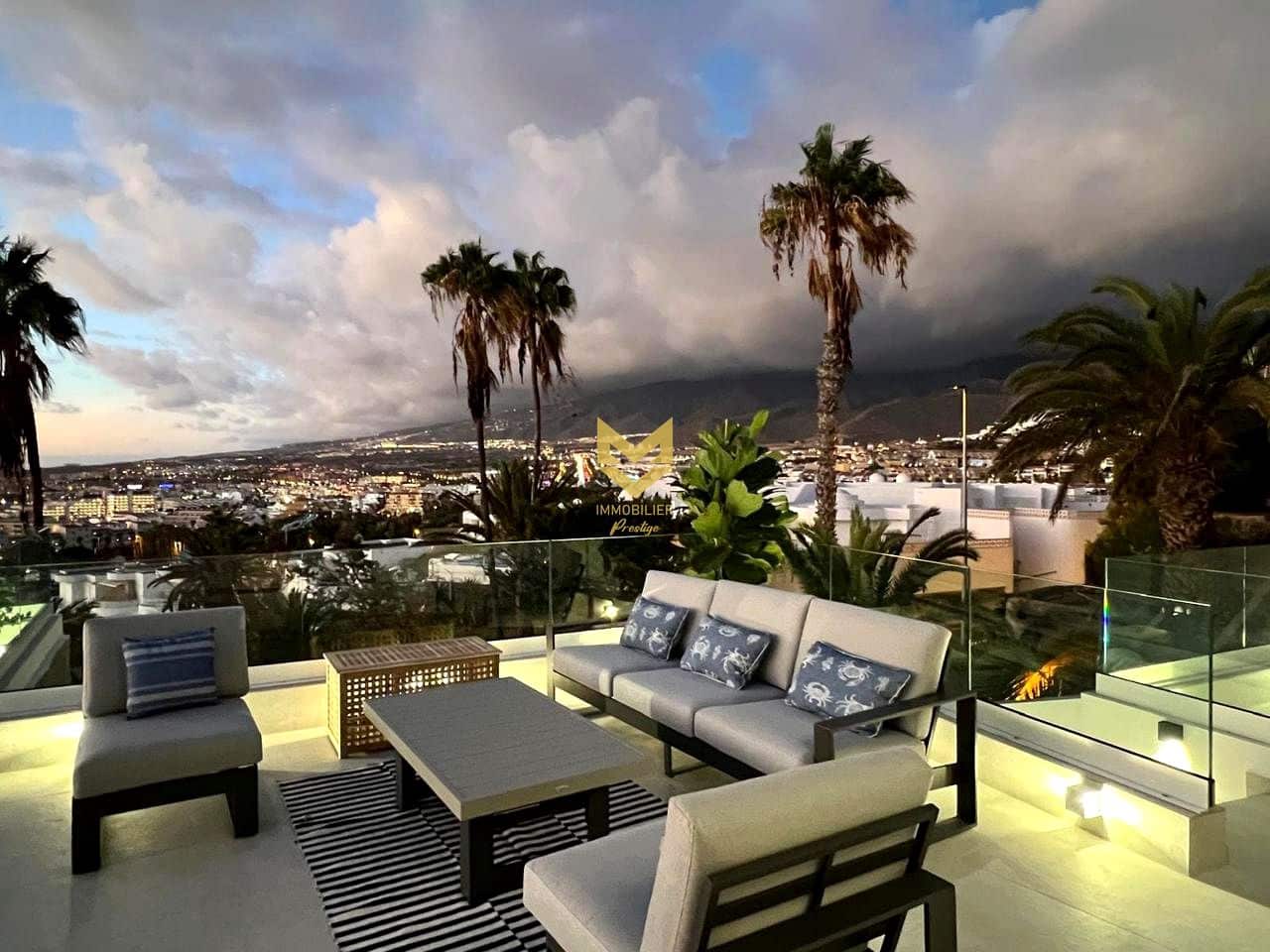 4 bedroom Villa for sale in Costa Adeje with pool garage - € 2,600,000 (Ref: 9487955)