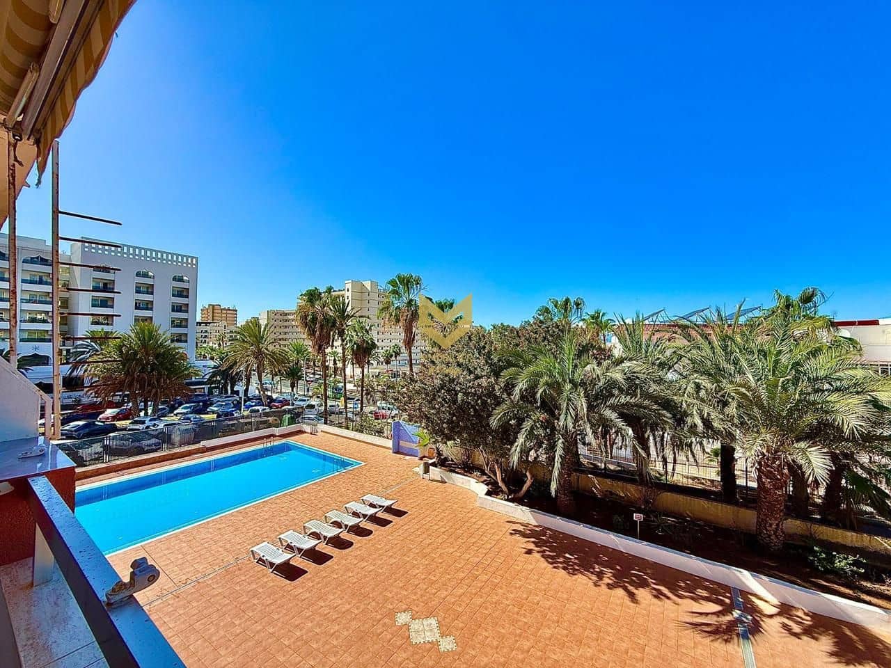 1 bedroom Flat for sale in Arona with garage - € 250,000 (Ref: 9495464)