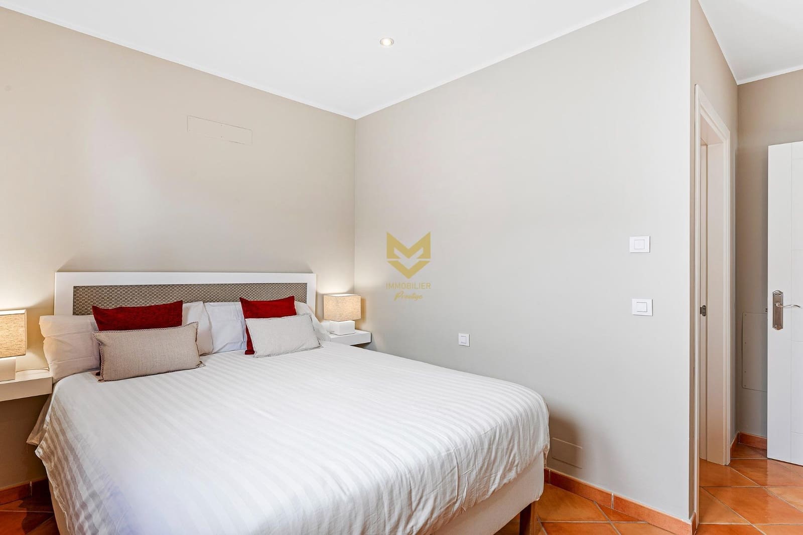 5 makuuhuone Huvila myytävänä paikassa Guia de Isora mukana uima-altaan 
autotalli - 1 175 000 € (Ref: 9632754)