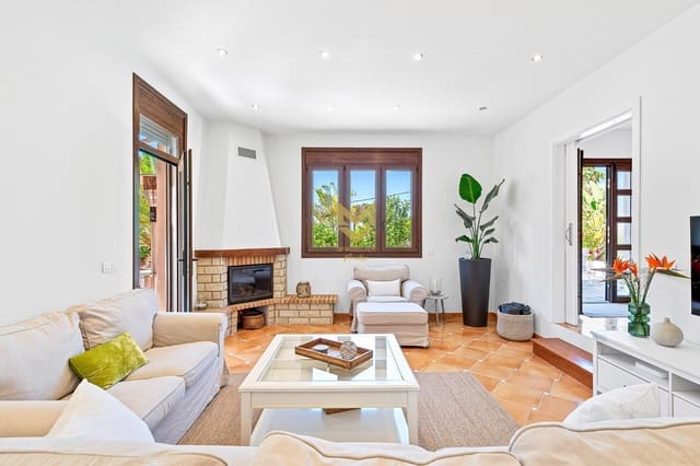 5 makuuhuone Huvila myytävänä paikassa Guía de Isora mukana uima-altaan 
autotalli - 1 175 000 € (Ref: 9632754)