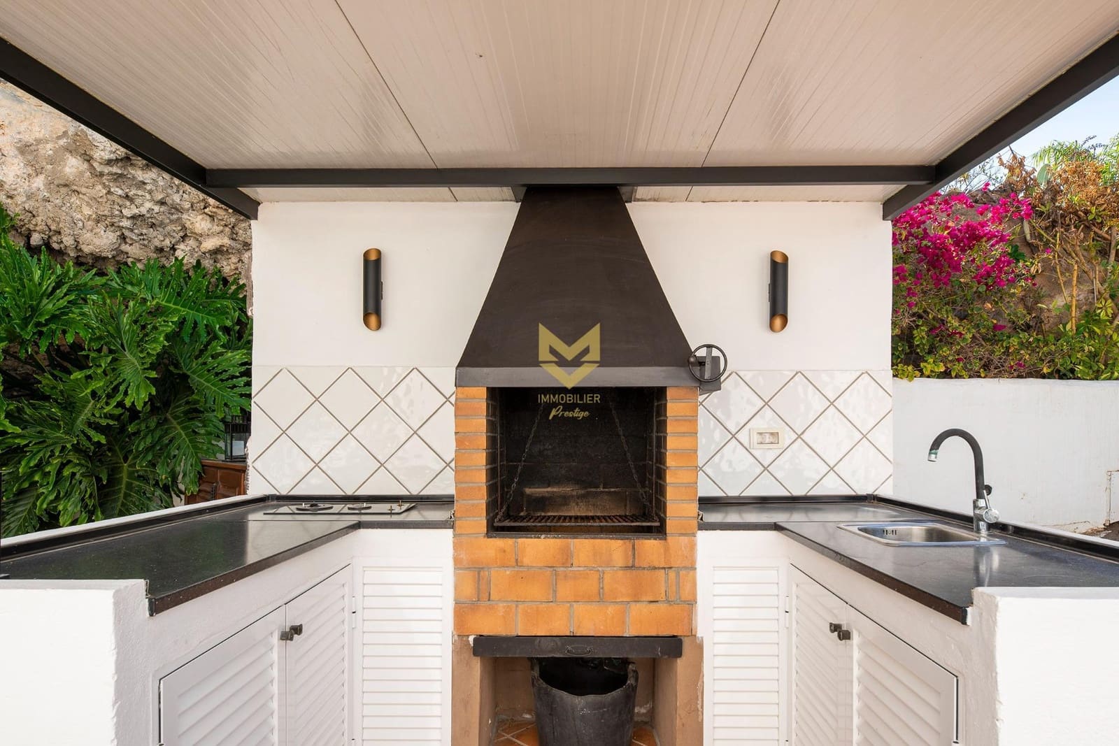 5 makuuhuone Huvila myytävänä paikassa Guia de Isora mukana uima-altaan 
autotalli - 1 175 000 € (Ref: 9632754)