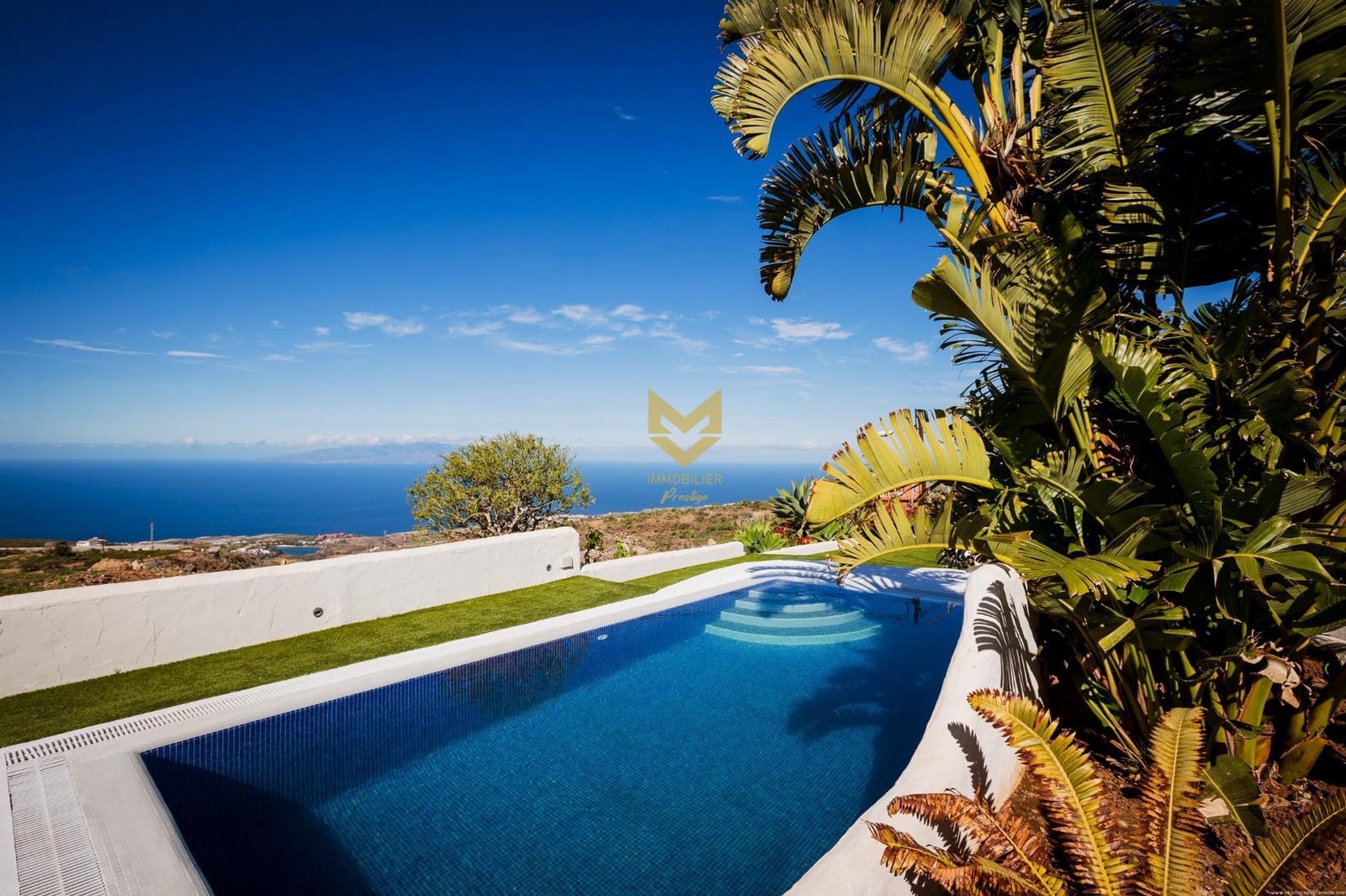 5 makuuhuone Huvila myytävänä paikassa Guia de Isora mukana uima-altaan 
autotalli - 1 175 000 € (Ref: 9632754)