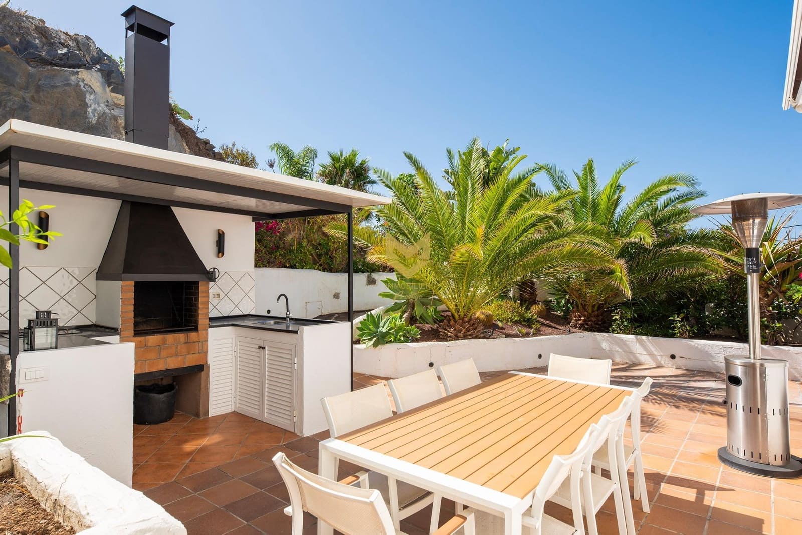 5 makuuhuone Huvila myytävänä paikassa Guia de Isora mukana uima-altaan 
autotalli - 1 175 000 € (Ref: 9632754)