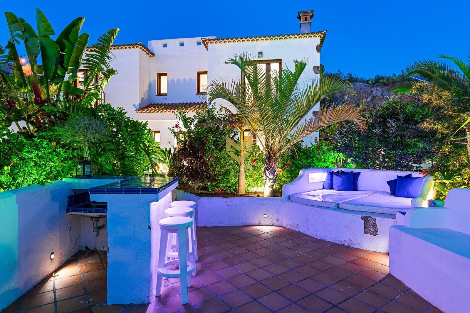 5 makuuhuone Huvila myytävänä paikassa Guia de Isora mukana uima-altaan 
autotalli - 1 175 000 € (Ref: 9632754)