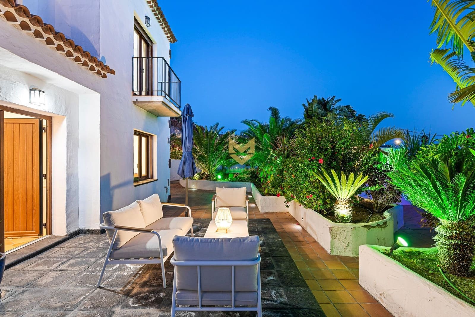 5 makuuhuone Huvila myytävänä paikassa Guia de Isora mukana uima-altaan 
autotalli - 1 175 000 € (Ref: 9632754)