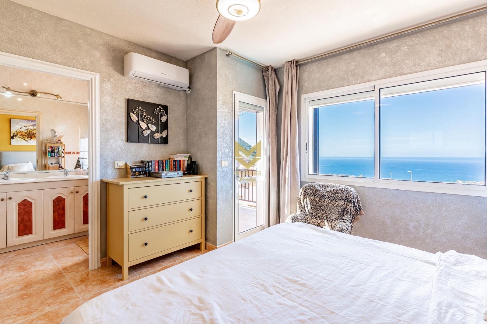 4 sovrum Radhus till salu i Costa Adeje med pool garage - 895 000 € (Ref: 9632755)