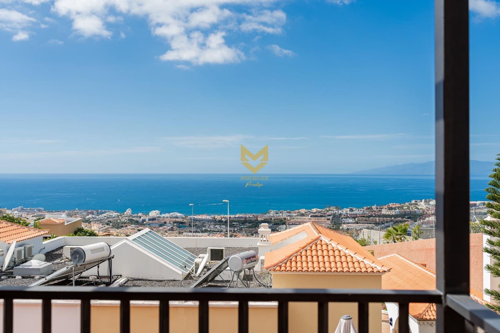 4 sovrum Radhus till salu i Costa Adeje med pool garage - 895 000 € (Ref: 9632755)