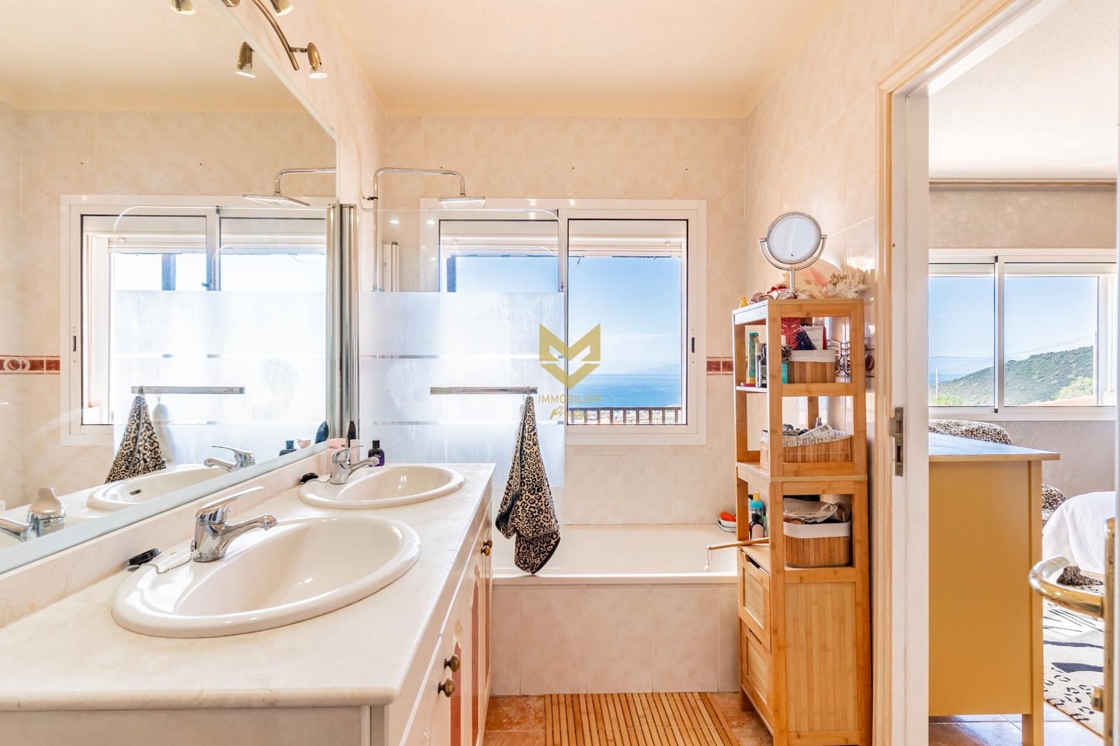 4 sovrum Radhus till salu i Costa Adeje med pool garage - 895 000 € (Ref: 9632755)