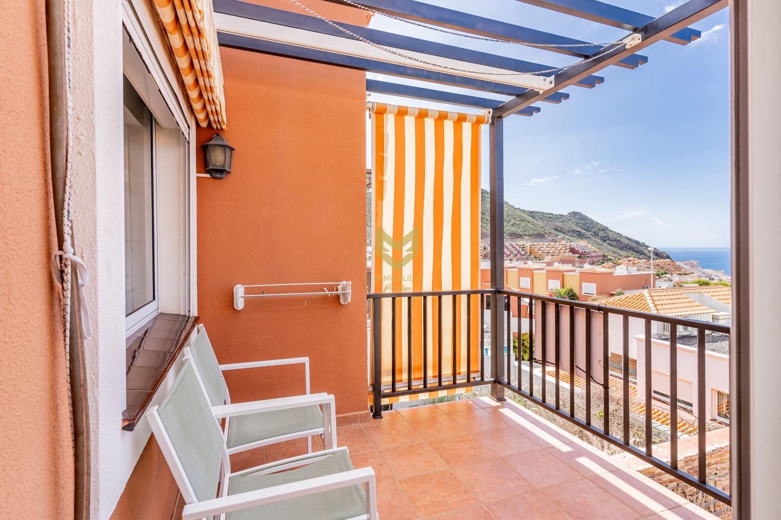 4 sovrum Radhus till salu i Costa Adeje med pool garage - 895 000 € (Ref: 9632755)