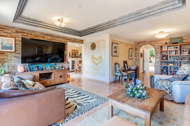 4 sovrum Radhus till salu i Torviscas Centro y Alto, Adeje med pool garage - 895 000 € (Ref: 9632755)