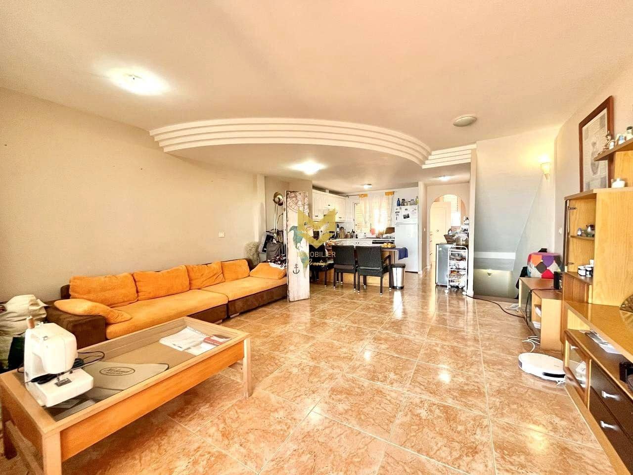 2 soverom Penthouse til salgs i Costa Adeje med svømmebasseng garasje - € 450 000 (Ref: 9645186)
