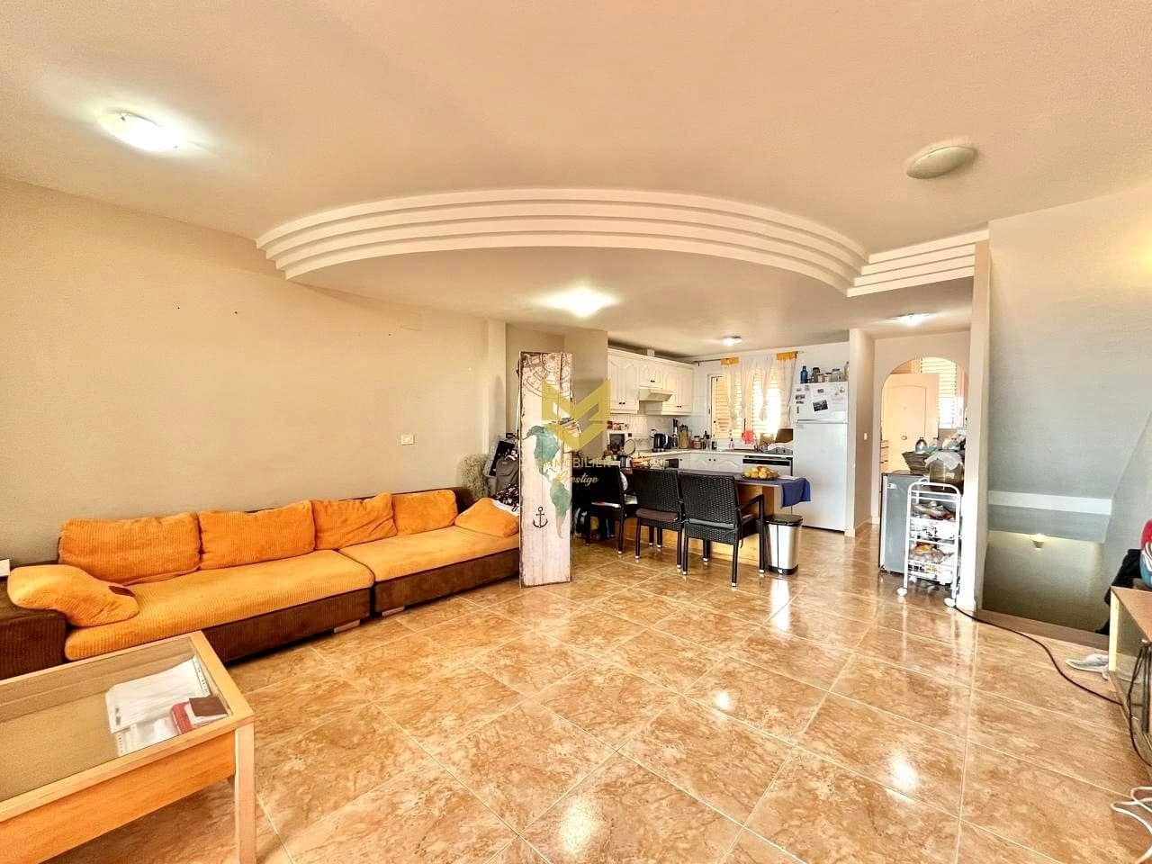 2 soverom Penthouse til salgs i Costa Adeje med svømmebasseng garasje - € 450 000 (Ref: 9645186)