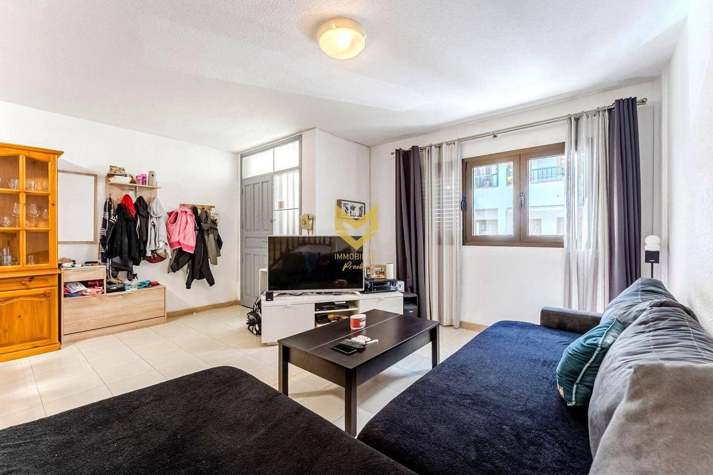 4 makuuhuone Rivitalo myytävänä paikassa Playa San Juan mukana uima-altaan 
autotalli - 416 000 € (Ref: 9645187)