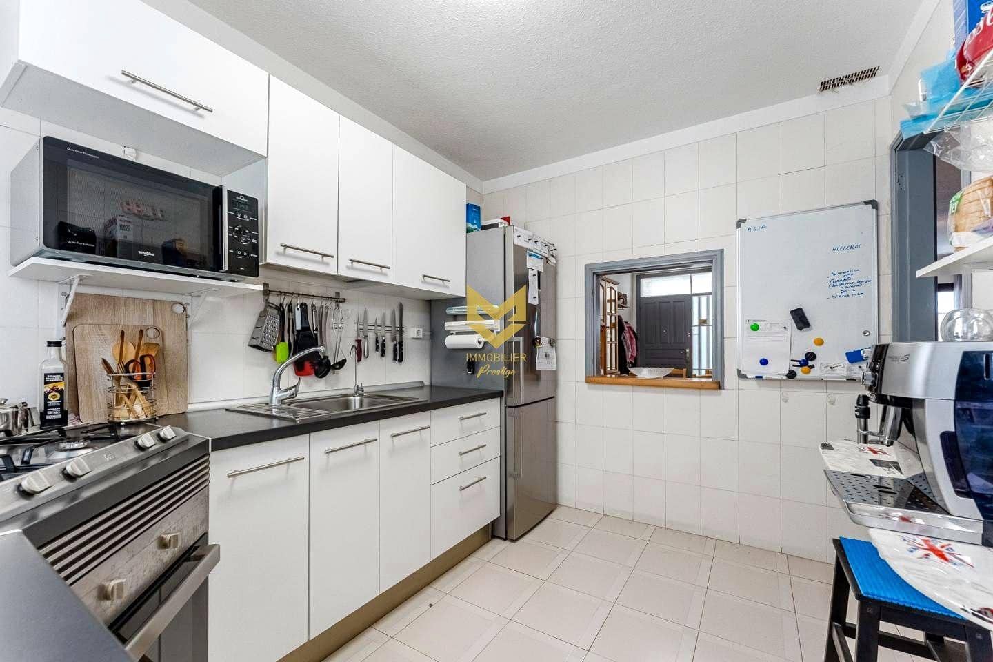 4 makuuhuone Rivitalo myytävänä paikassa Playa San Juan mukana uima-altaan 
autotalli - 416 000 € (Ref: 9645187)