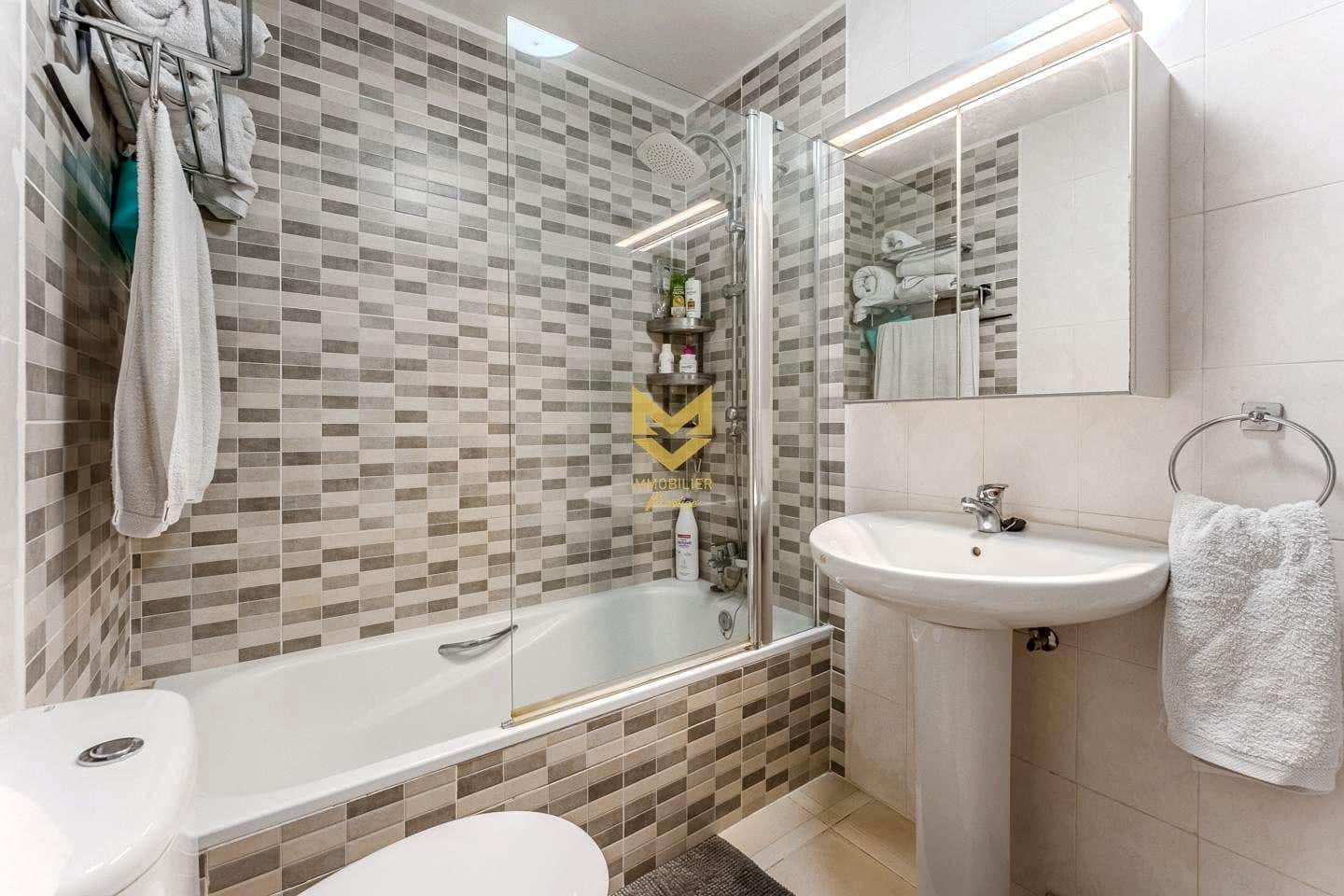 4 makuuhuone Rivitalo myytävänä paikassa Playa San Juan mukana uima-altaan 
autotalli - 416 000 € (Ref: 9645187)