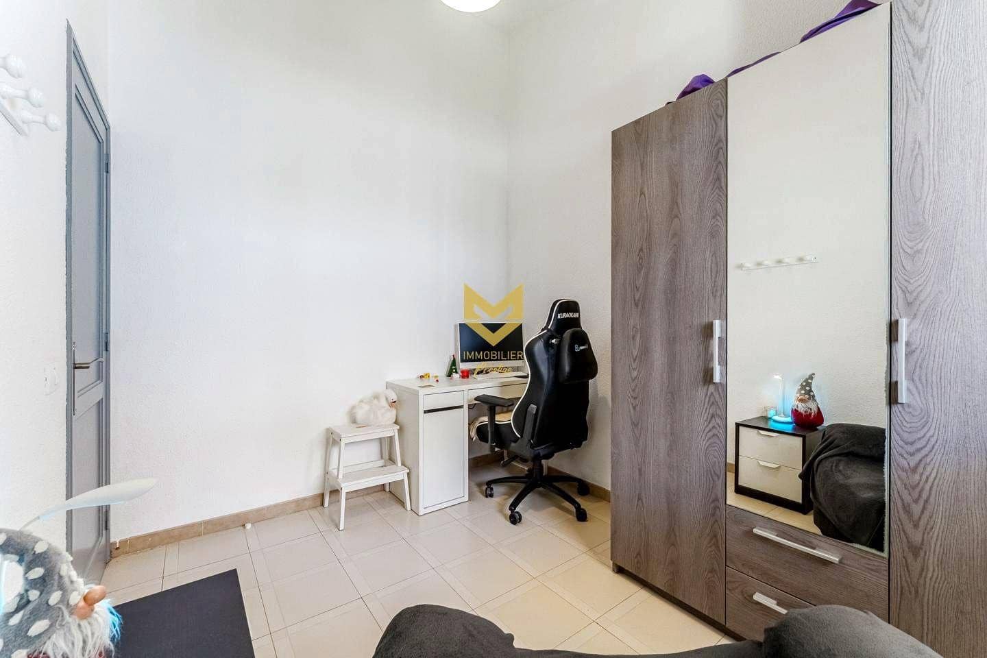 4 makuuhuone Rivitalo myytävänä paikassa Playa San Juan mukana uima-altaan 
autotalli - 416 000 € (Ref: 9645187)