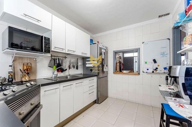 4 makuuhuone Rivitalo myytävänä paikassa Playa San Juan, Guía de Isora mukana uima-altaan 
autotalli - 416 000 € (Ref: 9645187)