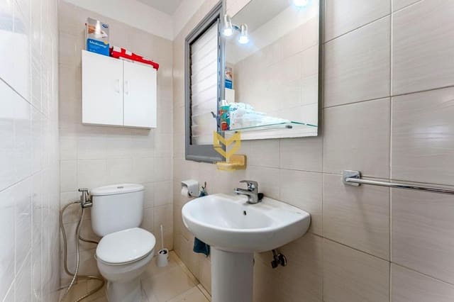 4 makuuhuone Rivitalo myytävänä paikassa Playa San Juan, Guía de Isora mukana uima-altaan 
autotalli - 416 000 € (Ref: 9645187)