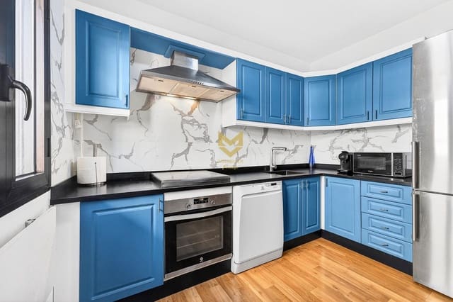 3 sypialnia Penthouse na sprzedaż w Casco Urbano, Adeje z basenem - 449 000 € (Ref: 9645188)