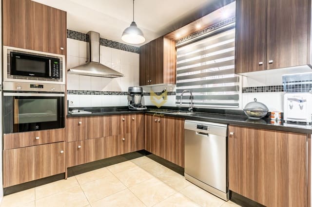 3 makuuhuone Rivitalo myytävänä paikassa Llano del Camello, San Miguel de Abona - 349 000 € (Ref: 9645189)