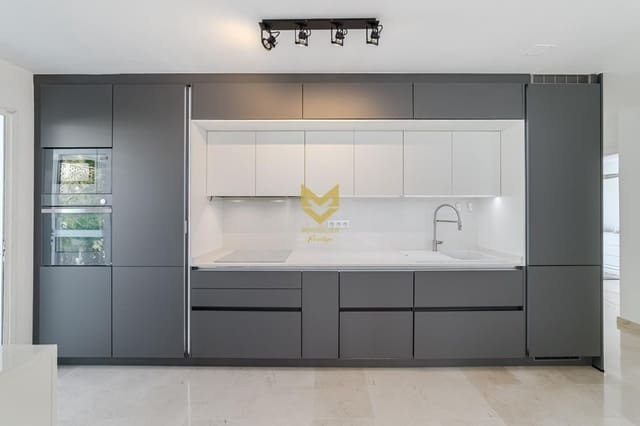 Chalet de 4 habitaciones en La Caleta Adeje, Adeje en venta - 1.680.000 € (Ref: 9645191)