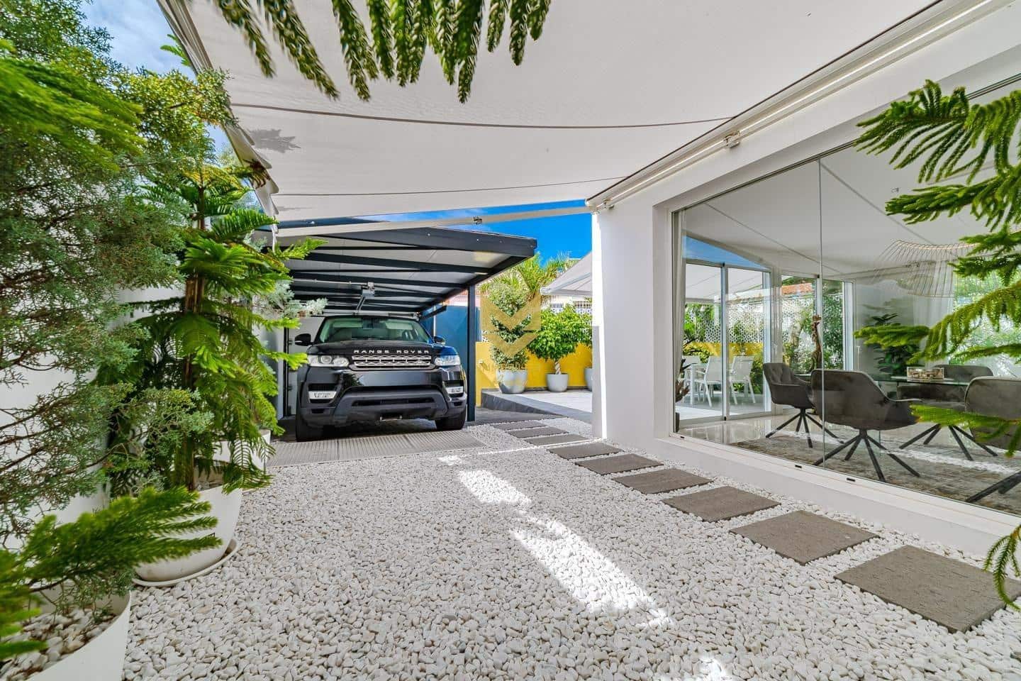 Chalet de 4 habitaciones en La Caleta Adeje en venta - 1.680.000 € (Ref: 9645191)