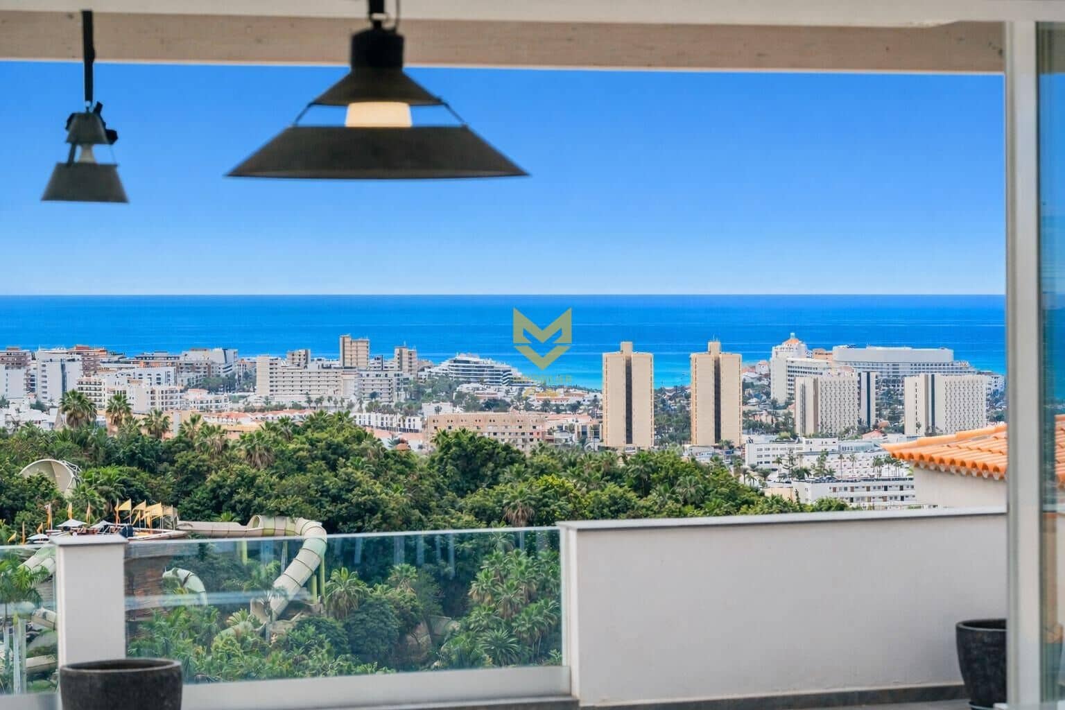 2 slaapkamer Villa te koop in Costa Adeje met garage - € 740.000 (Ref: 9645198)