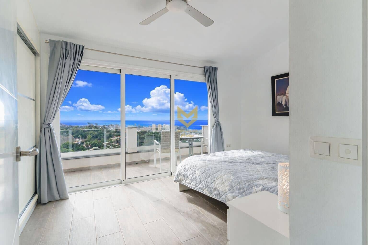 2 slaapkamer Villa te koop in Costa Adeje met garage - € 740.000 (Ref: 9645198)