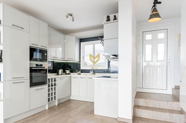 2 Zimmer Villa zu verkaufen in Costa Adeje, Adeje mit Garage - 740.000 € (Ref: 9645198)