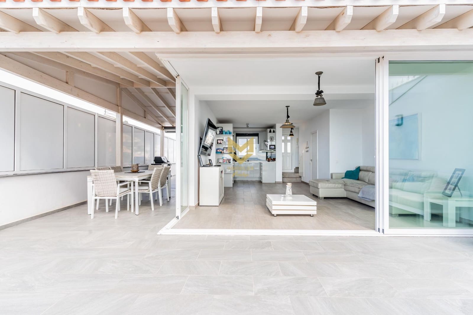 2 slaapkamer Villa te koop in Costa Adeje met garage - € 740.000 (Ref: 9645198)