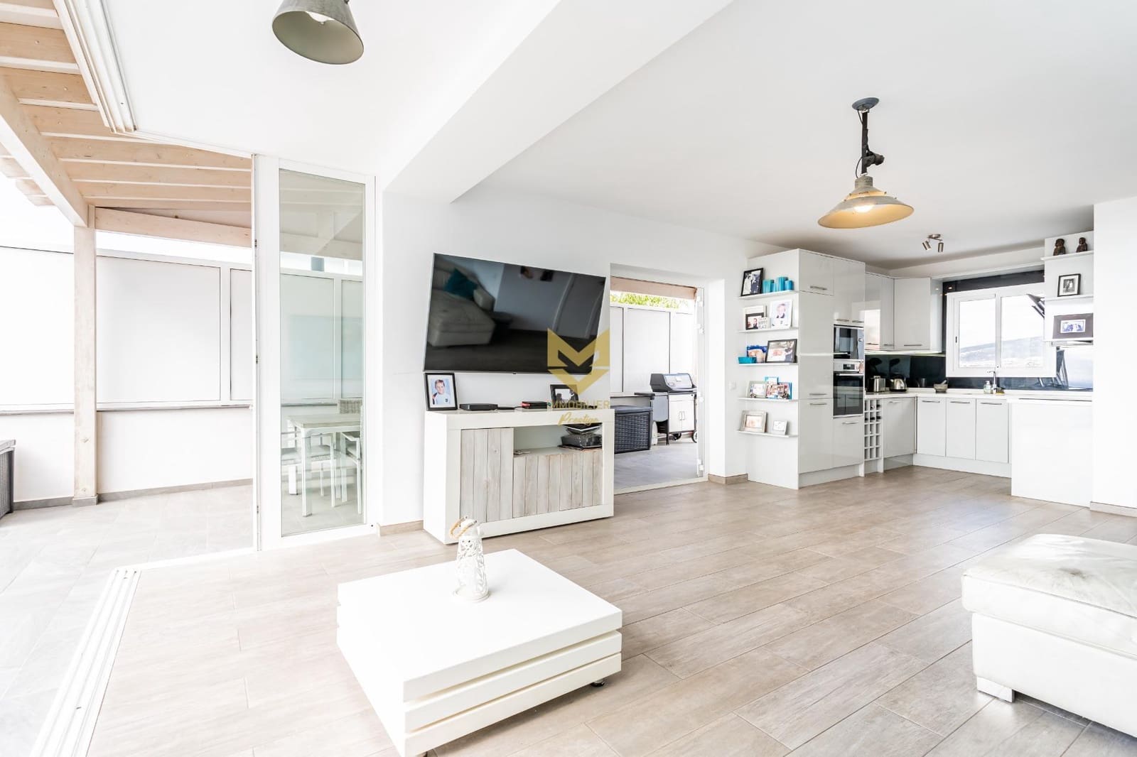 2 slaapkamer Villa te koop in Costa Adeje met garage - € 740.000 (Ref: 9645198)