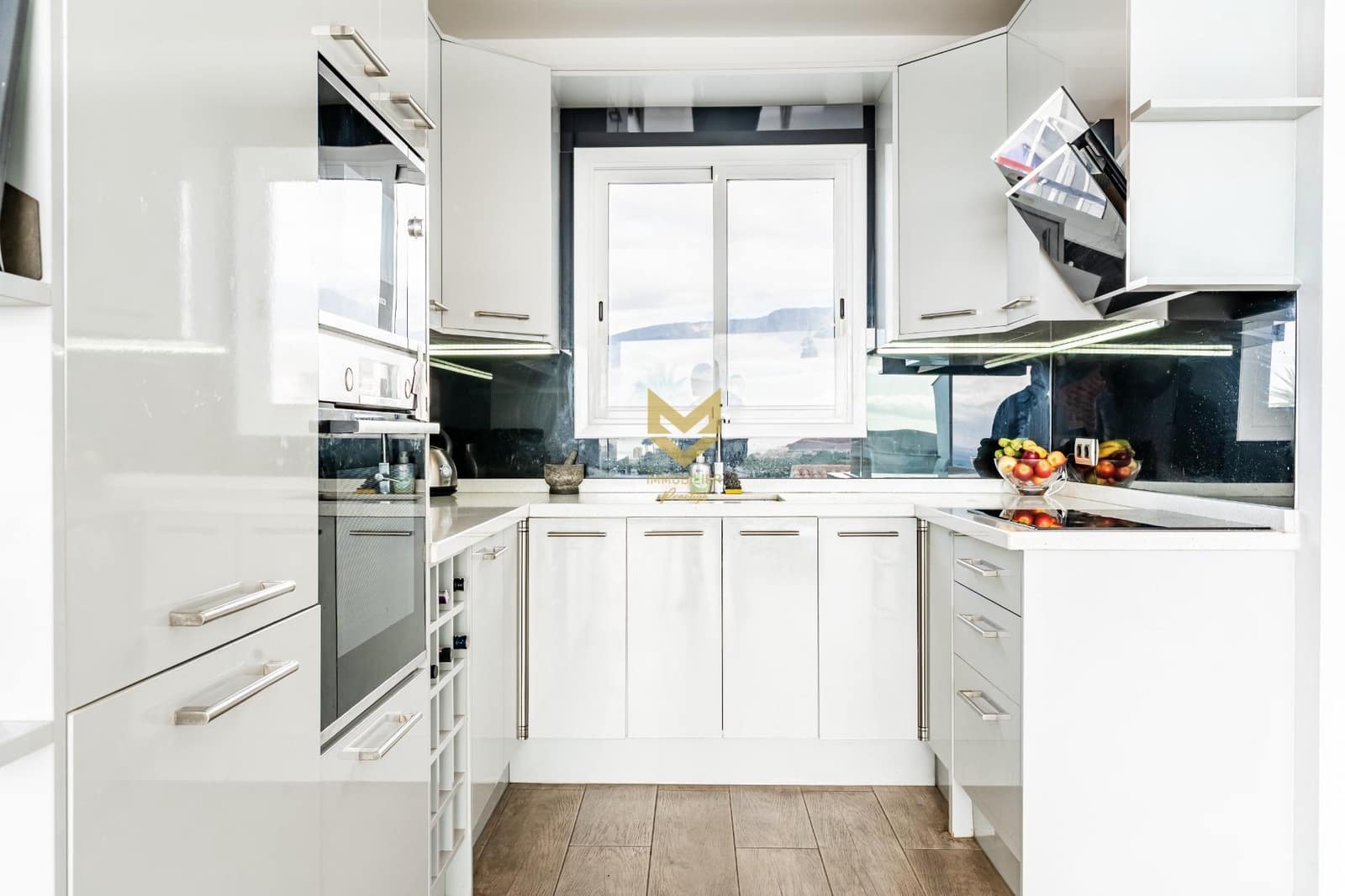 2 slaapkamer Villa te koop in Costa Adeje met garage - € 740.000 (Ref: 9645198)